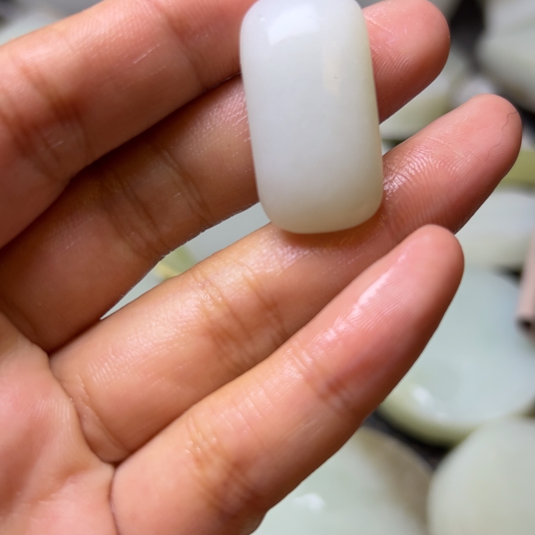 和田玉未镶嵌项链