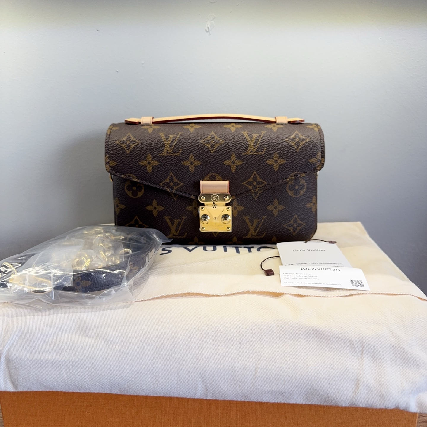 未使用 LouisVuitton/路易威登 老花小邮差 手提斜挎单肩包芯片款