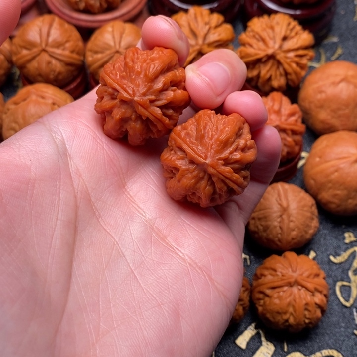 文玩核桃吊坠京八棱