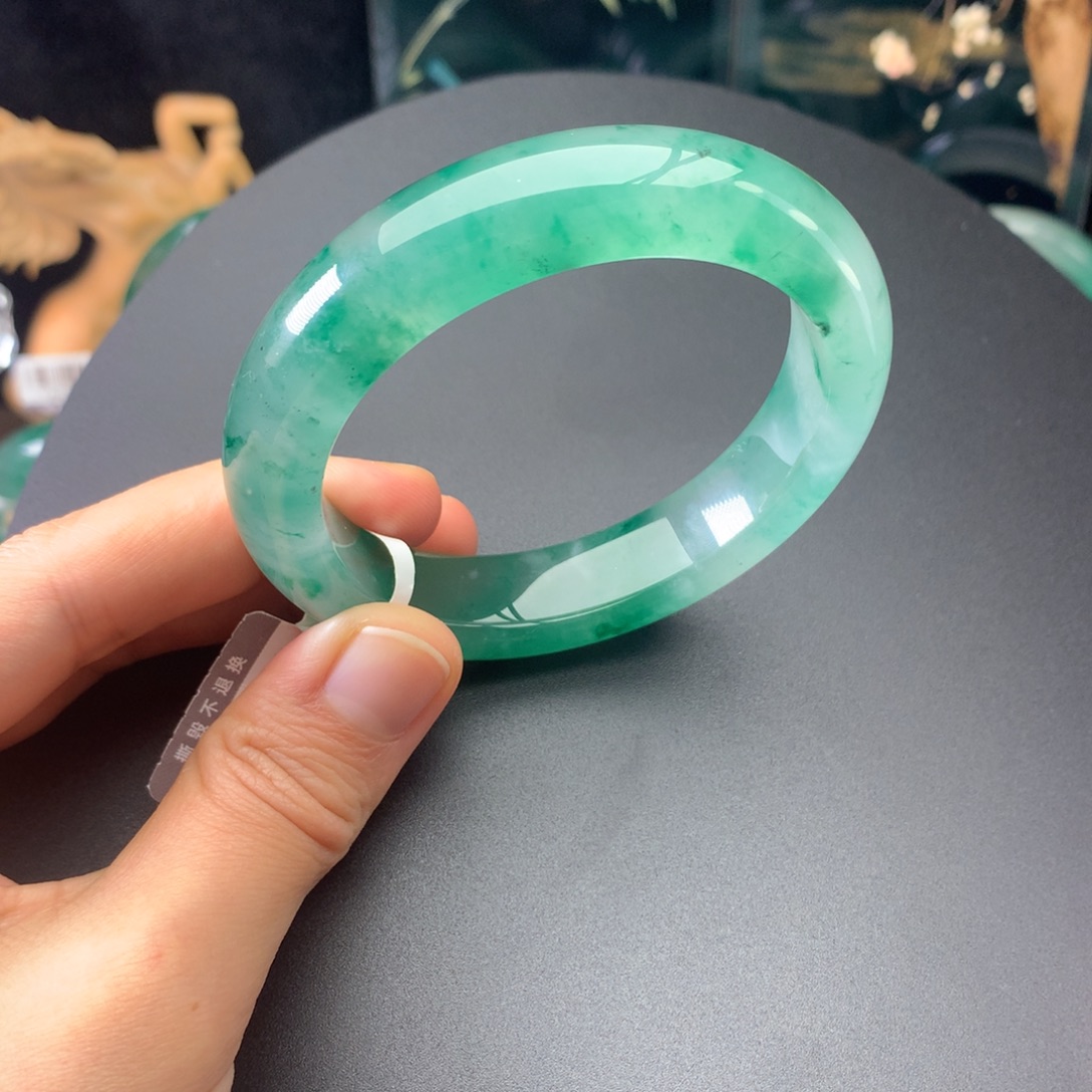 石英质玉（非洲翠）合金手镯