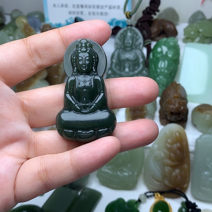 和田玉未镶嵌颈饰