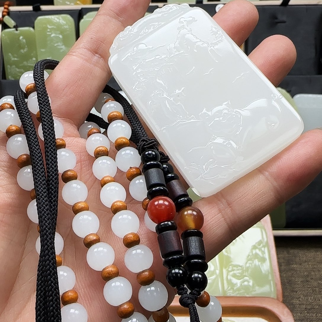 L***a一物一拍双面生肖猪