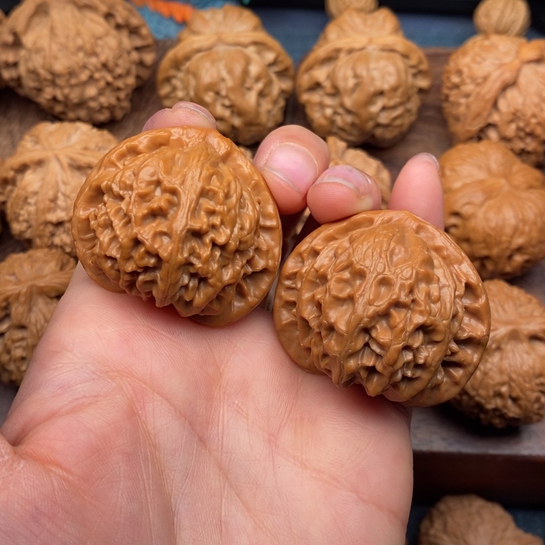 文玩核桃把件39.5桃心宫灯