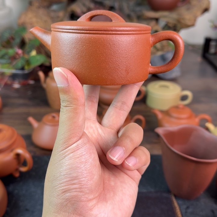 紫砂茶壶齐***?紫砂壶 汉瓦150cc红