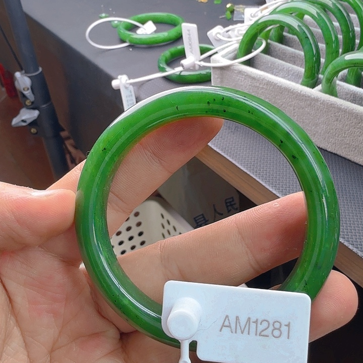 和田玉（碧玉）手镯未镶嵌56