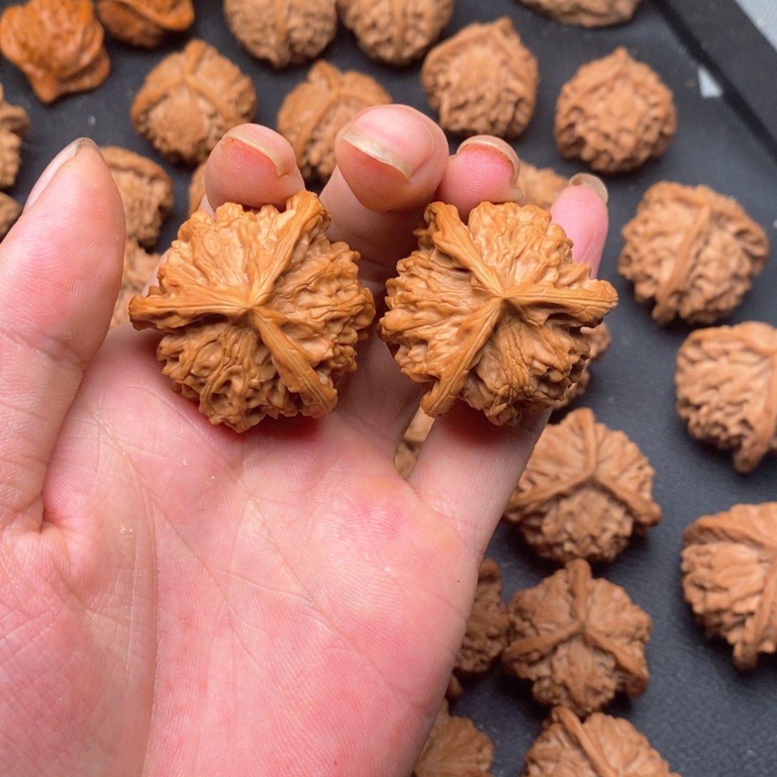 文玩核桃吊坠38正奔