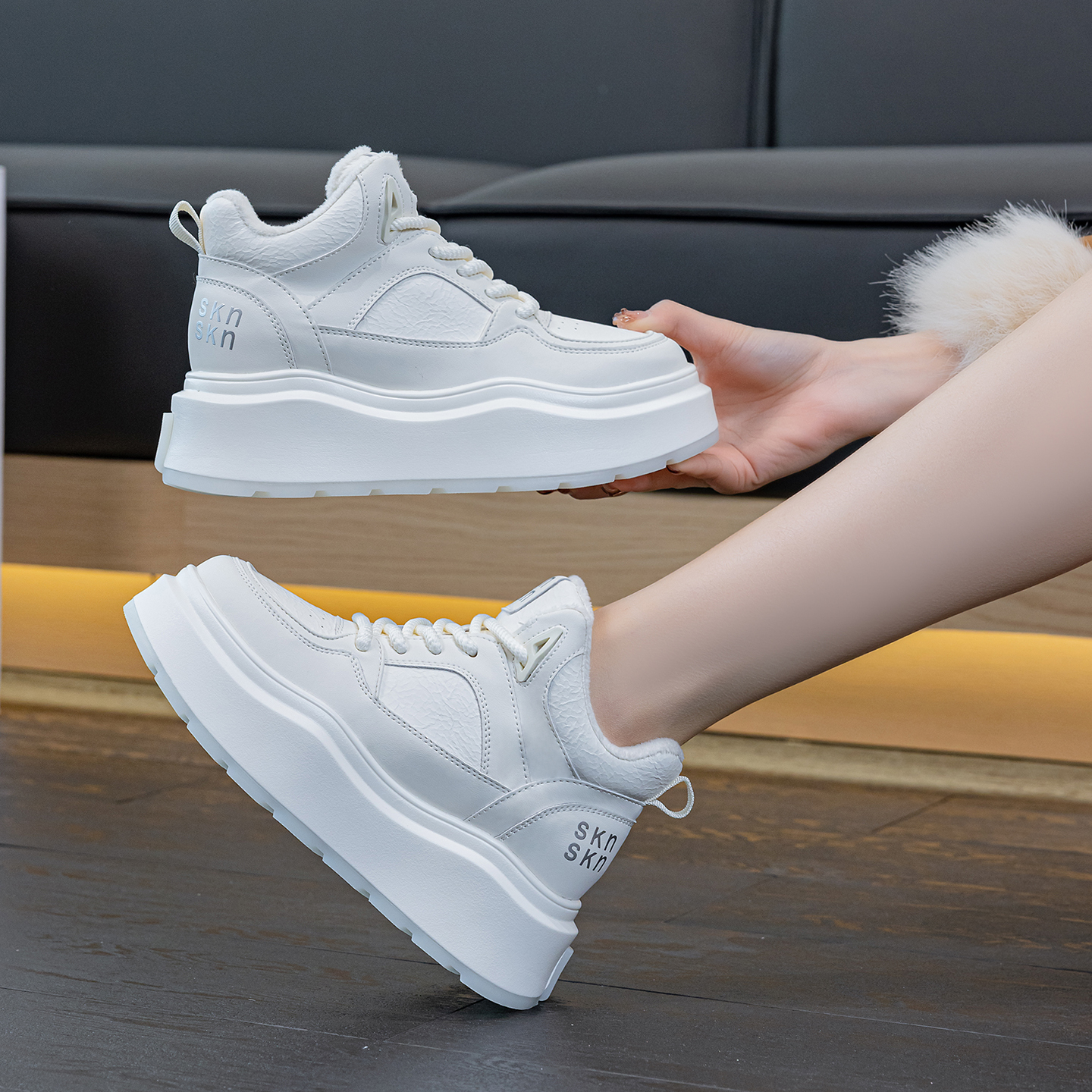 厚底6CM松糕加绒小白鞋女中帮保暖防滑休闲鞋百搭软底运动版鞋潮