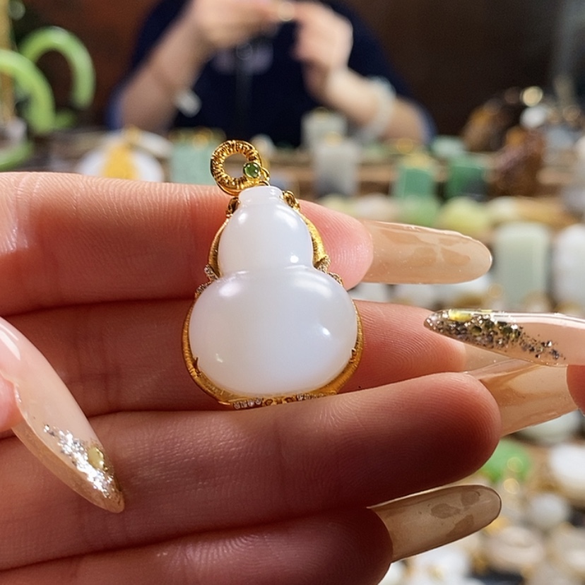 【闪购商品】和田玉吊坠18K金镶嵌