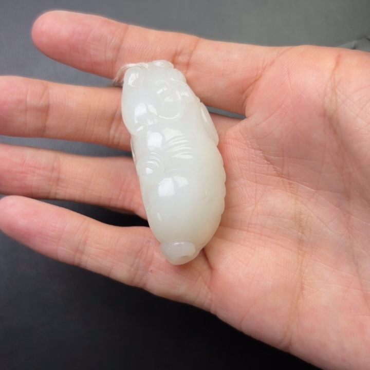 浩***和田玉未镶嵌颈饰