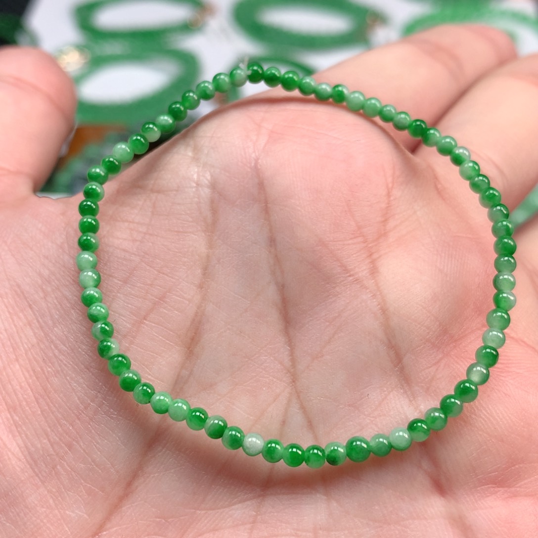翡翠手链未镶嵌翡翠