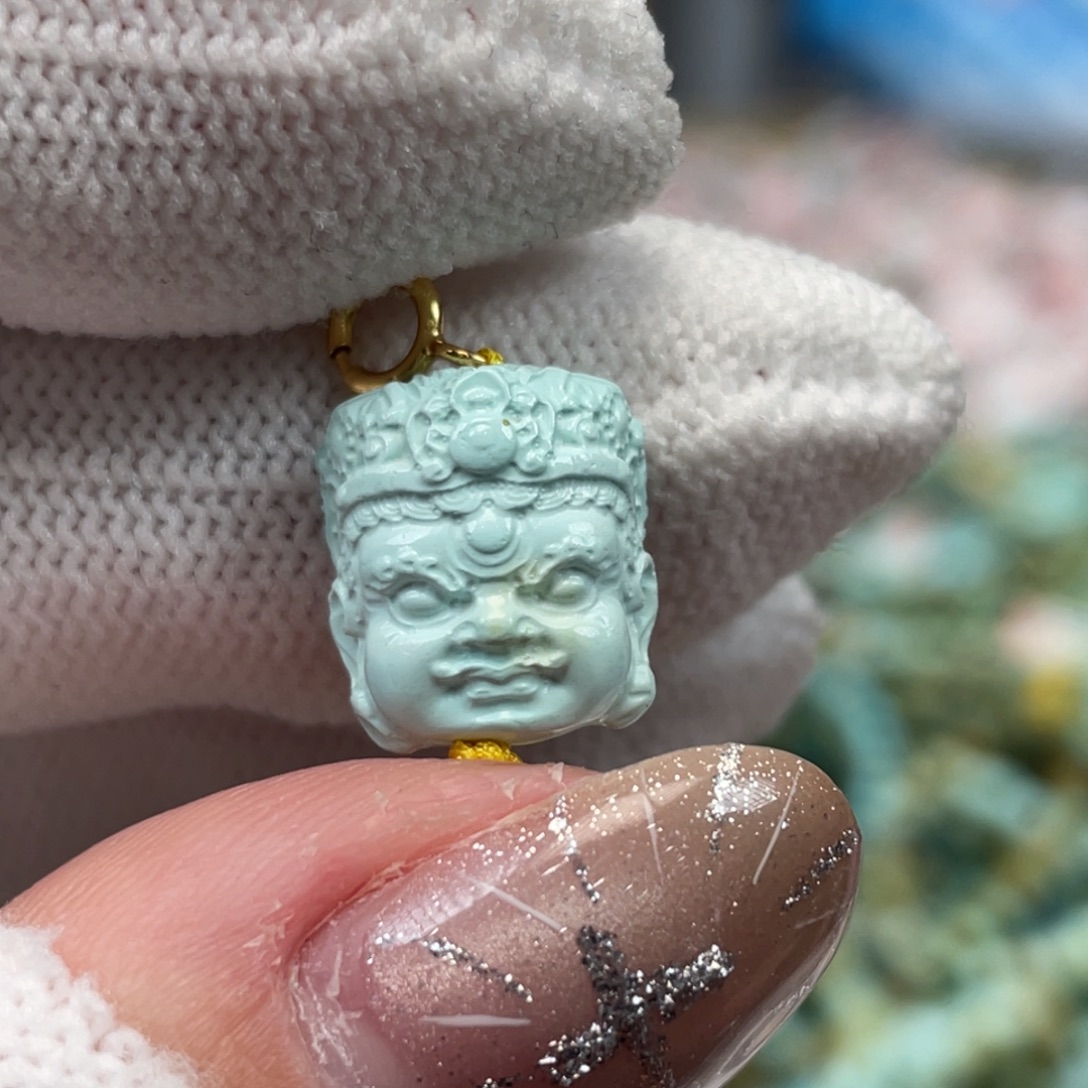 绿松石未镶嵌挂件