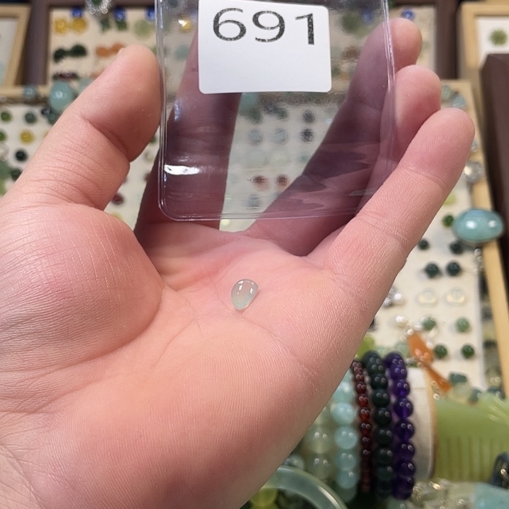 蛇纹石玉合金耳钉