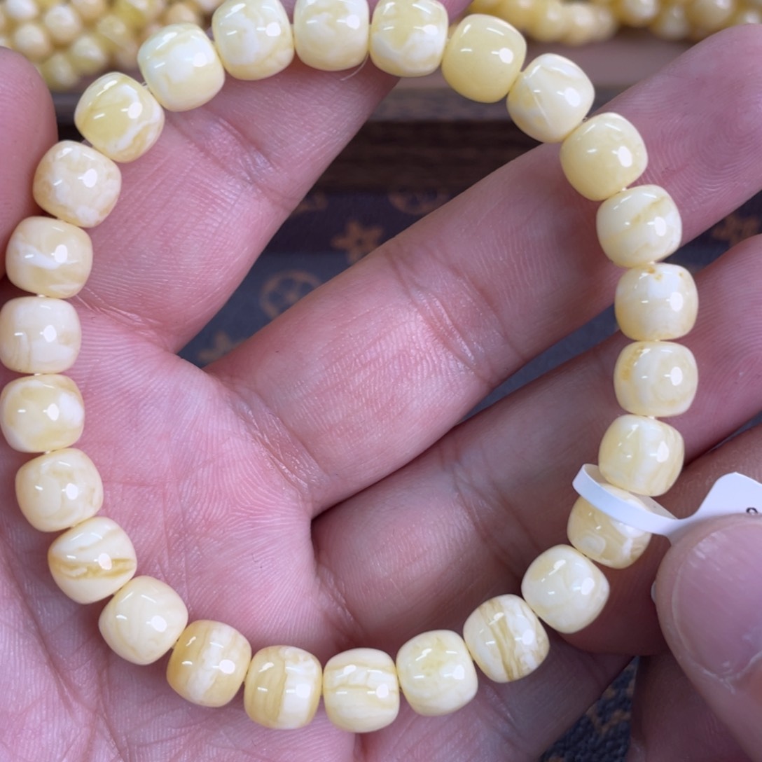 蜜蜡裸石未镶嵌1570000000000