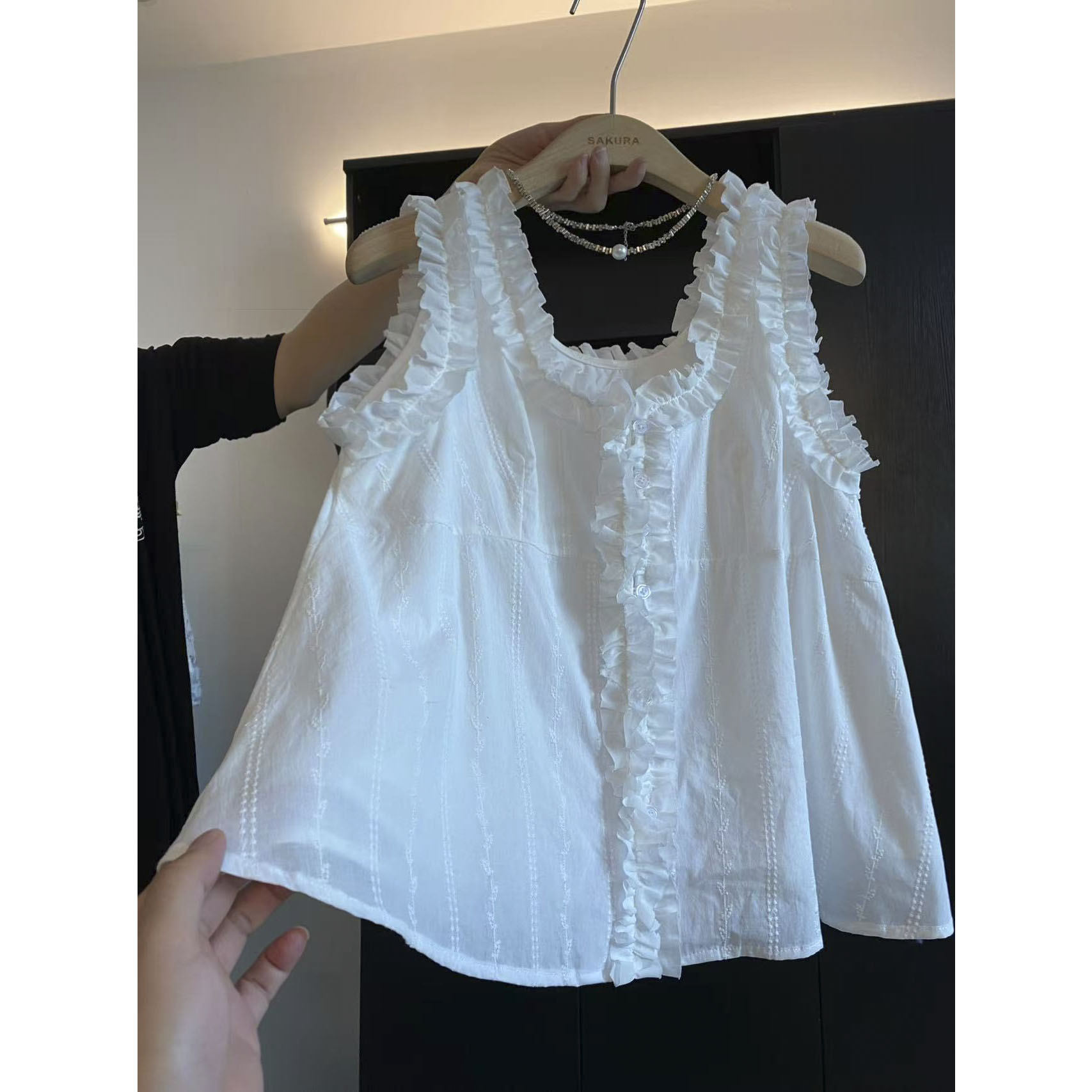 璎婲sᴀᴋᴜʀᴀ【季夏之声】媛V领甜美重工刺绣拼接木耳边花边无袖衬衫