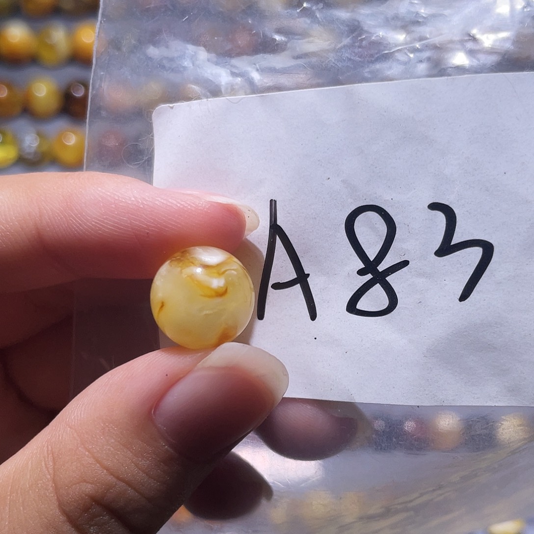 未镶嵌琥珀裸石12.5福利