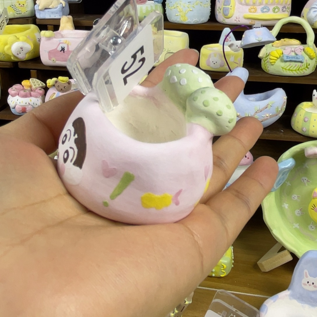 52小男孩烧制成品盆