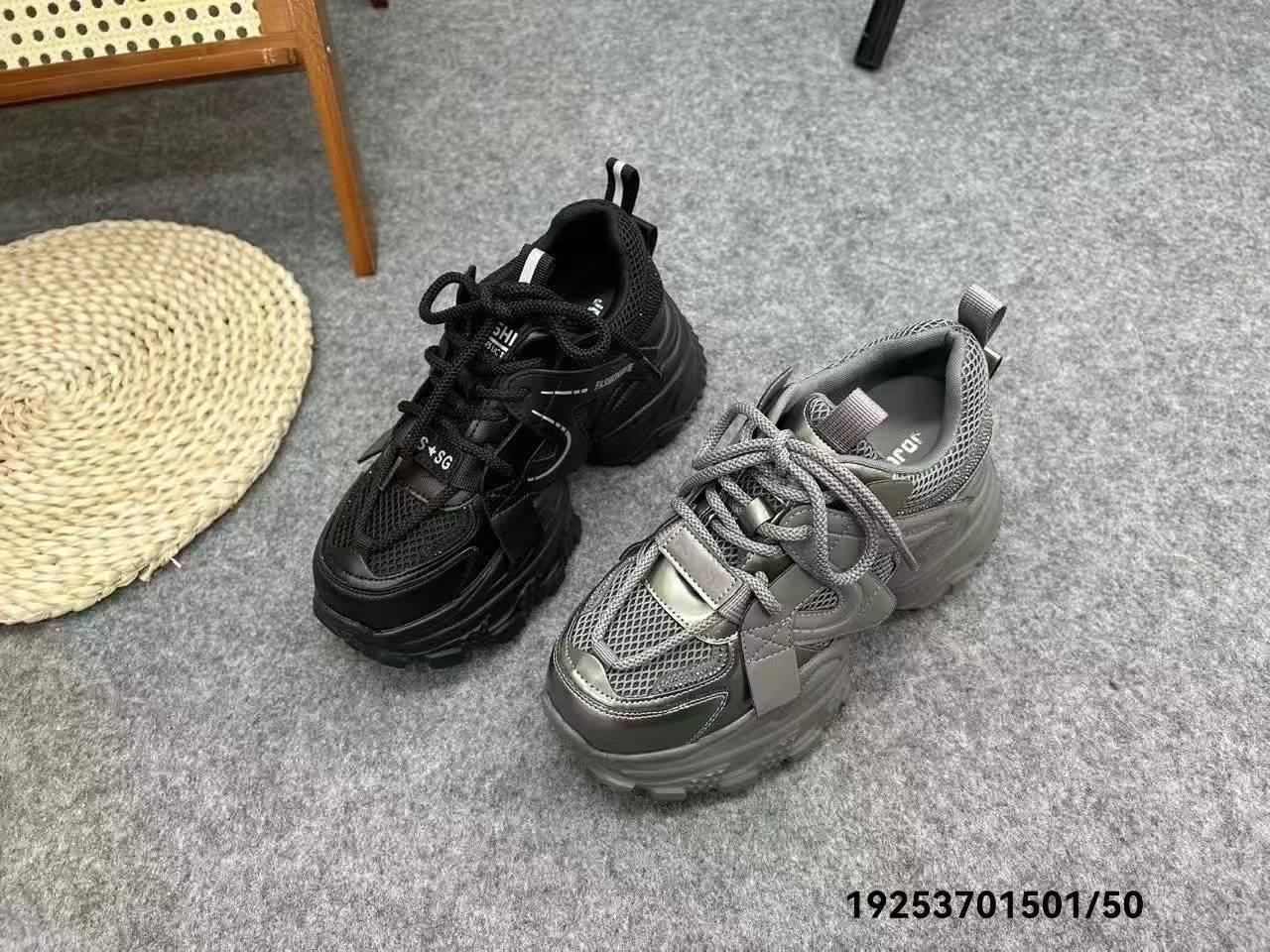 老爹鞋女2025新款时尚真皮圆头网面透气水钻小白鞋休闲运动鞋子女