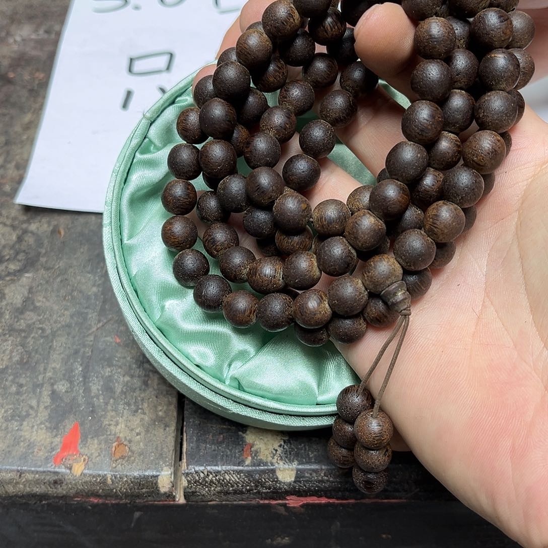 大叶紫檀（黑酸枝木类）