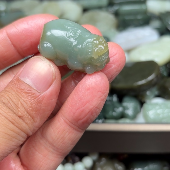 和田玉吊坠未镶嵌