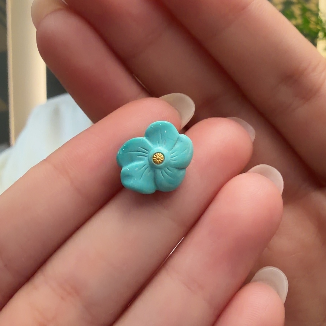 绿松石未镶嵌颈饰