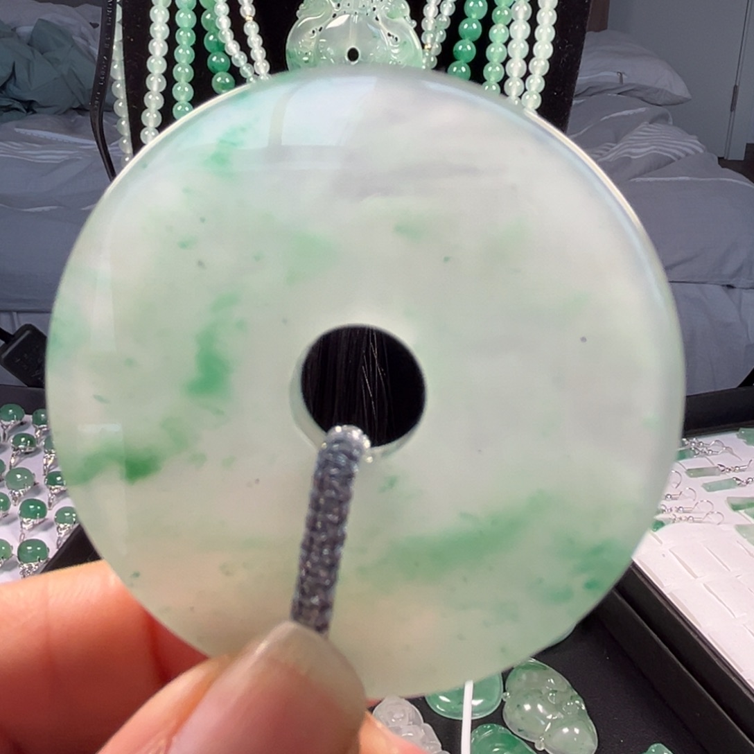 石英质玉吊坠(不含链)合金