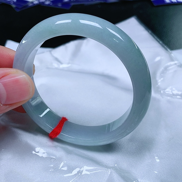 翡翠手镯（圆镯）未镶嵌翡翠手镯未镶嵌