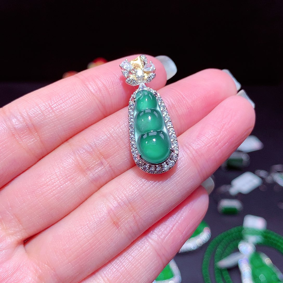 【闪购商品】翡翠吊坠(不含链)未镶嵌