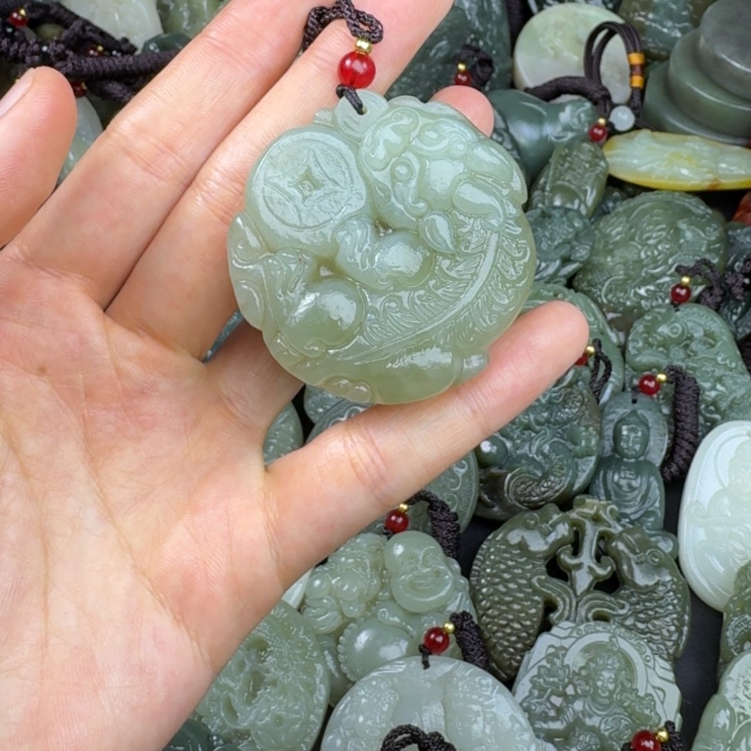 和田玉颈饰未镶嵌