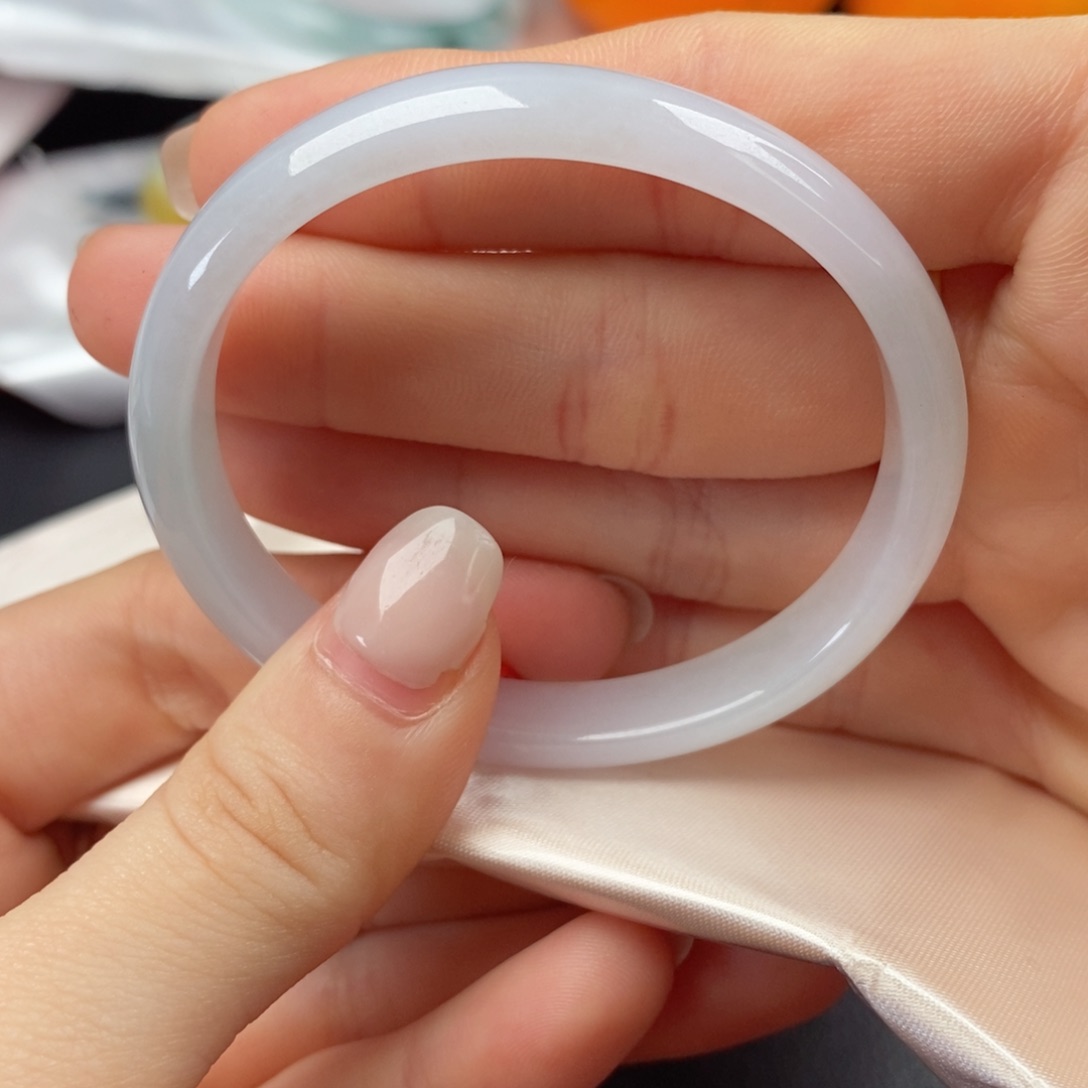 翡翠手镯未镶嵌51贵妃