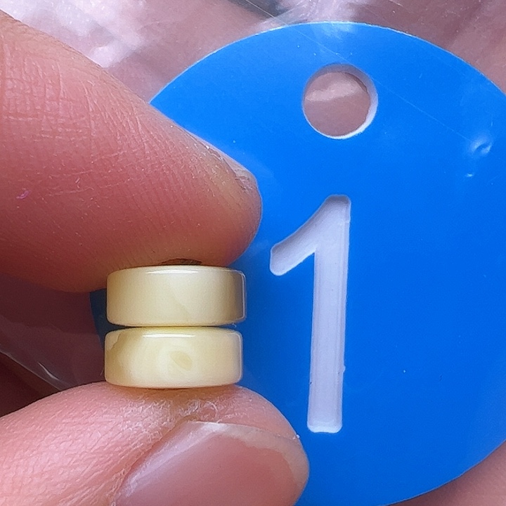 蜜蜡裸石未镶嵌8m m