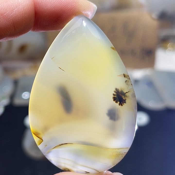 玛瑙/玉髓颈饰未镶嵌