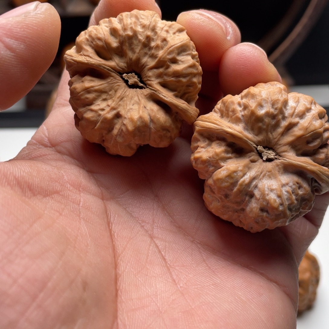 旺***头文玩核桃吊坠蛤蟆头核桃 40