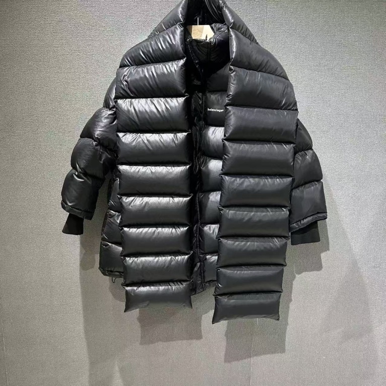 未使用 Balenciaga/巴黎世家 字母logo廓形羽绒服带围巾34码/1861