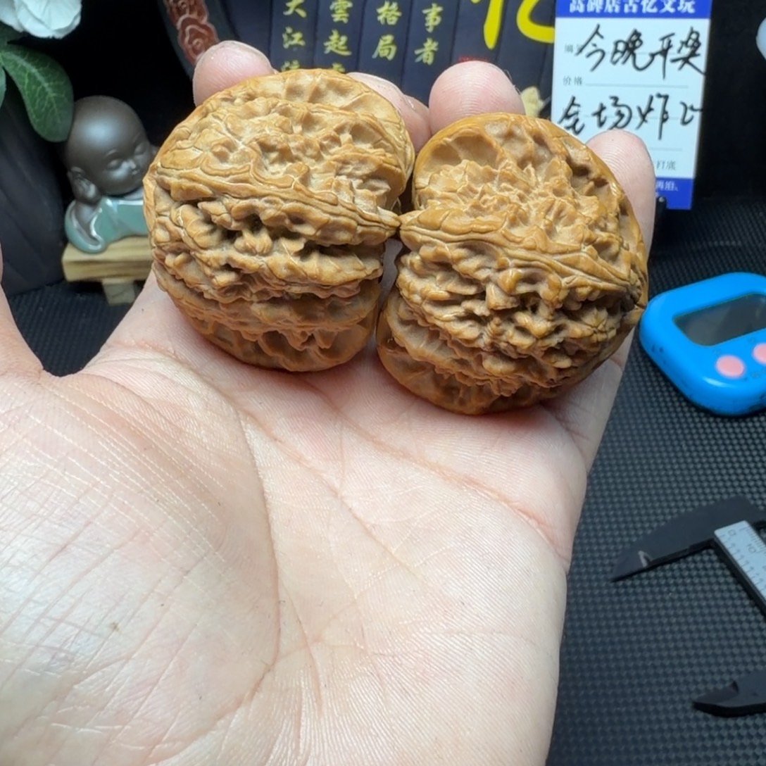 拉***弟吊坠文玩核桃47三角白