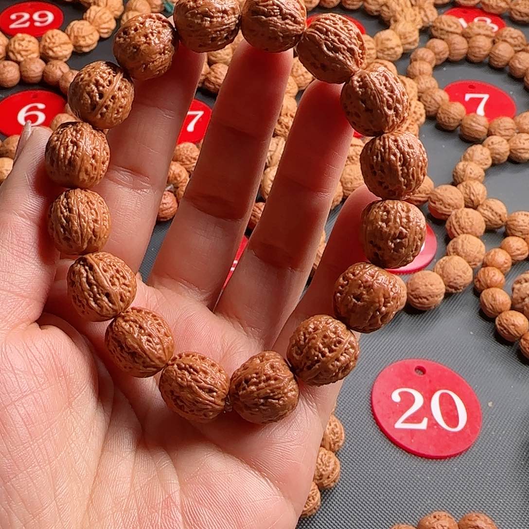 文玩核桃手串麒麟八棱