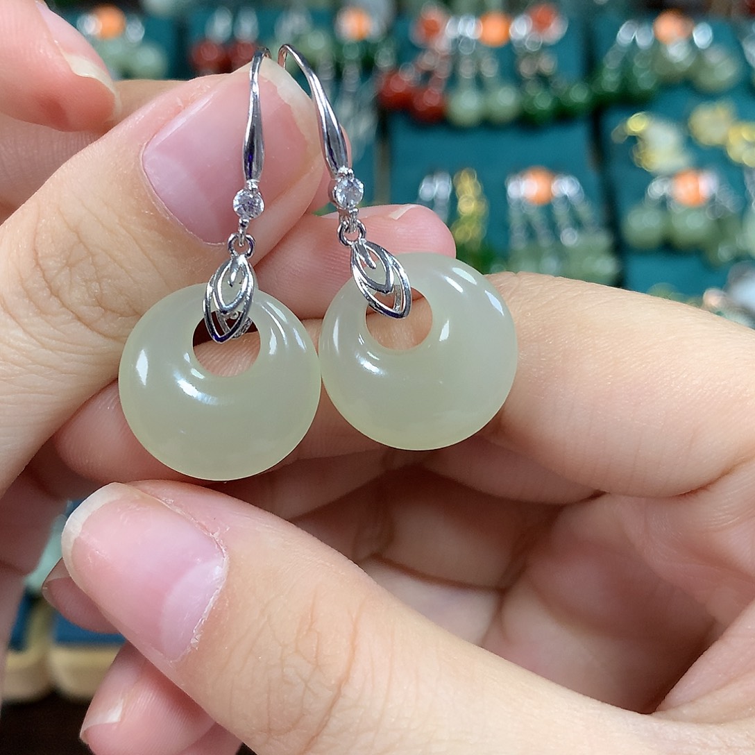 和田玉银S925镶嵌耳饰卡17.6左右