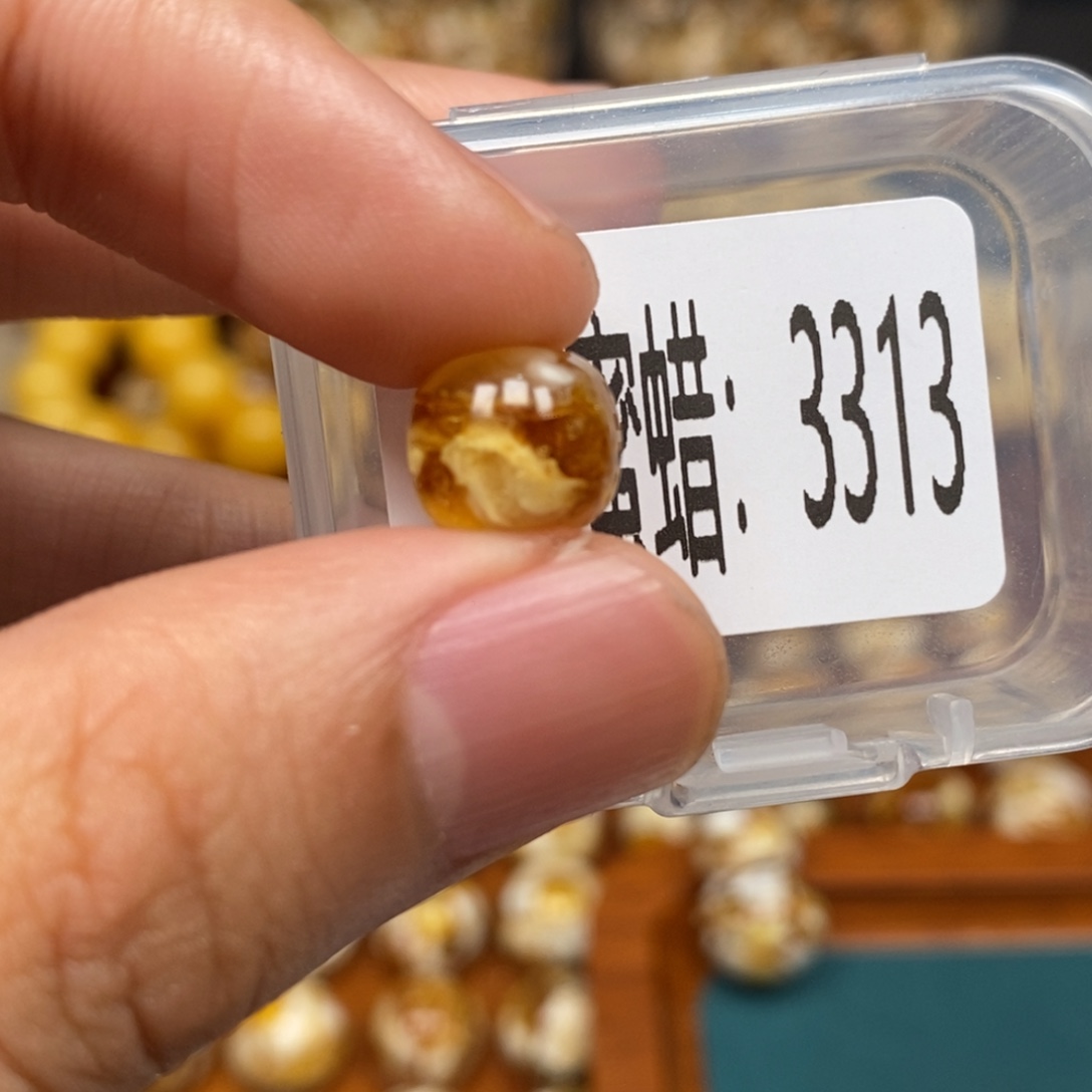 蜜蜡未镶嵌珠宝奇石3313