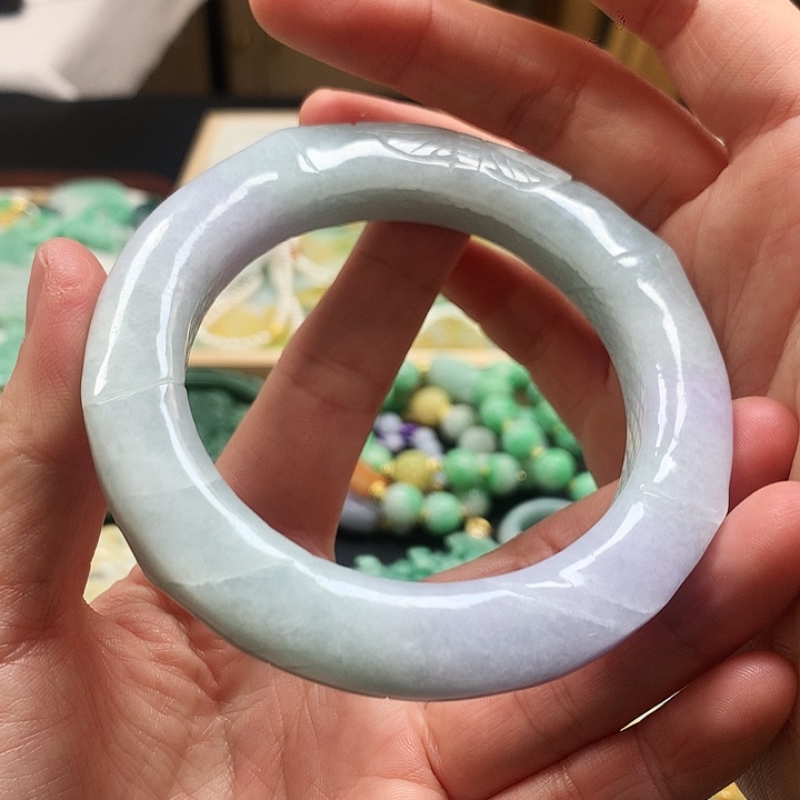 翡翠手镯未镶嵌手镯