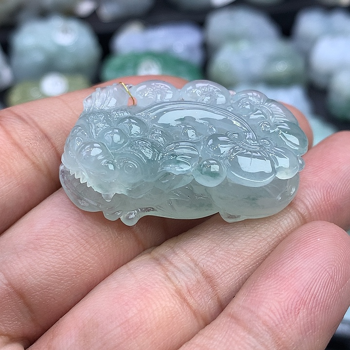 翡翠未镶嵌颈饰天然缅甸翡翠貔貅吊坠