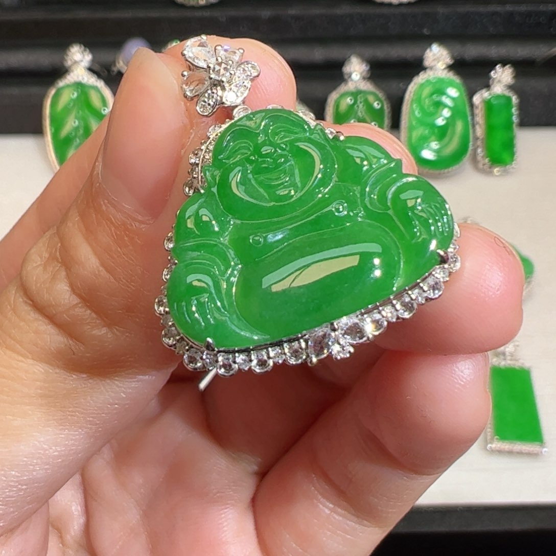 翡翠吊坠(不含链)18K金镶嵌