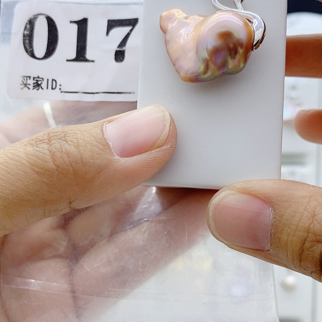 钛钢淡水珍珠颈饰