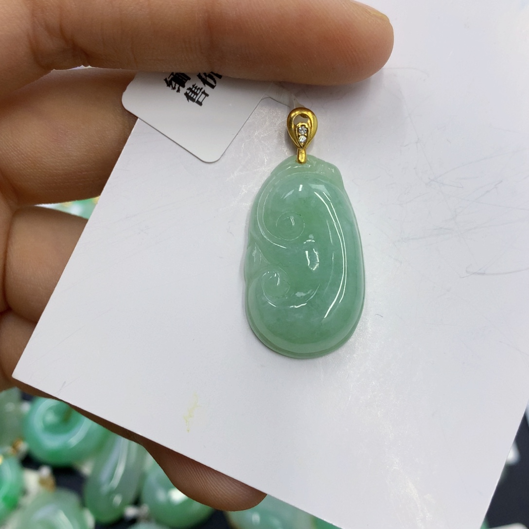 翡翠未镶嵌颈饰翡翠