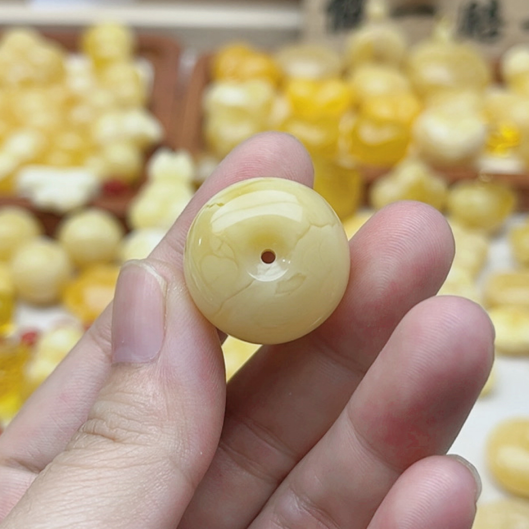 天然蜜蜡平安扣，卡22.5✖️14.4