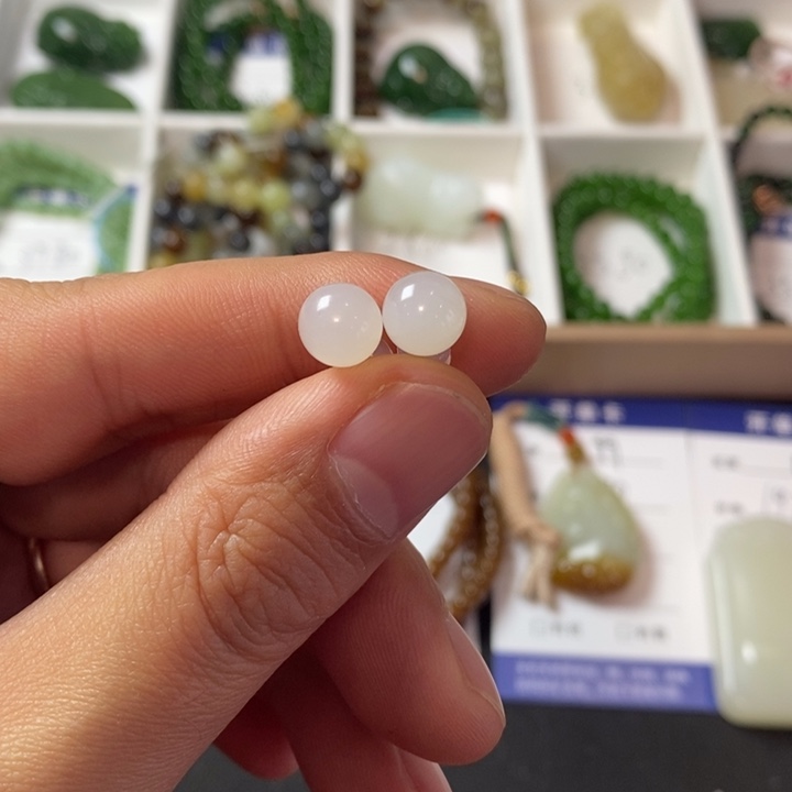 和田玉耳饰18K金镶嵌
