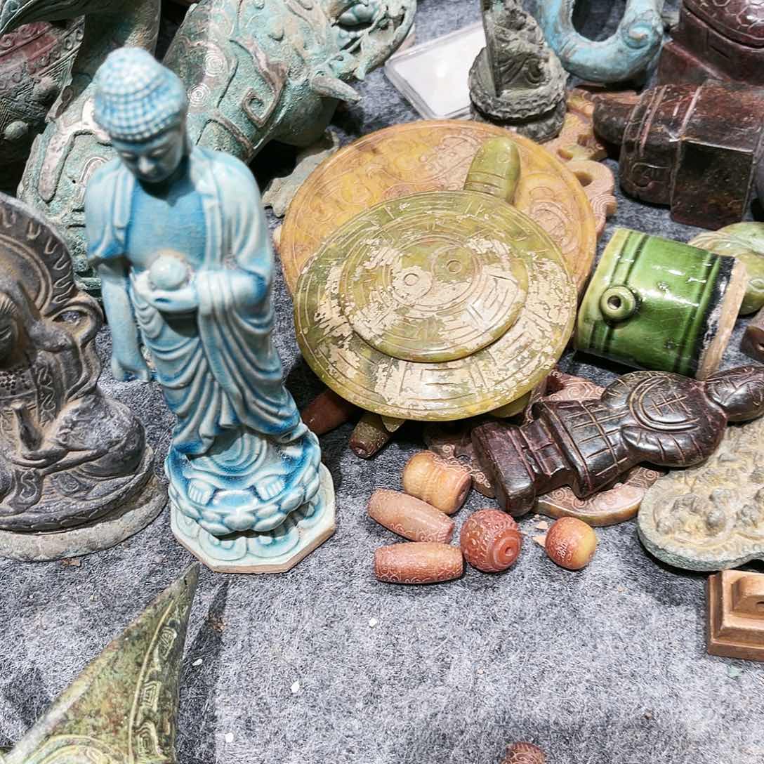 老**房瓦当摆件的人也不