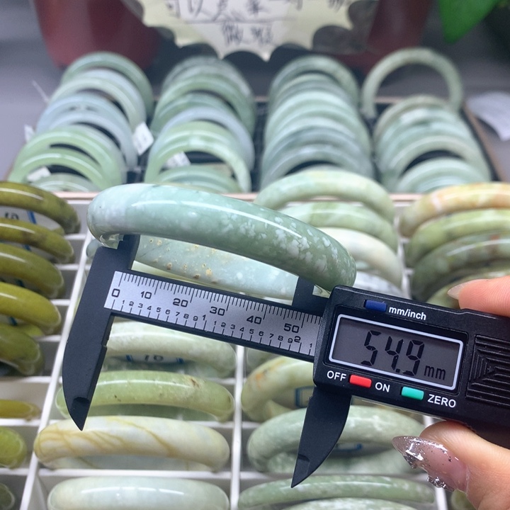 蛇纹石玉未镶嵌手镯21
