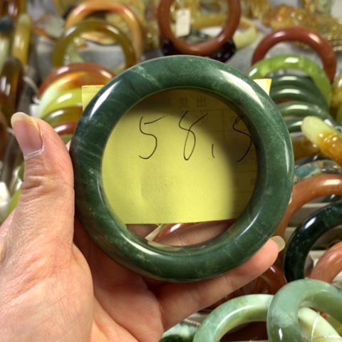 岫玉手镯未镶嵌18号