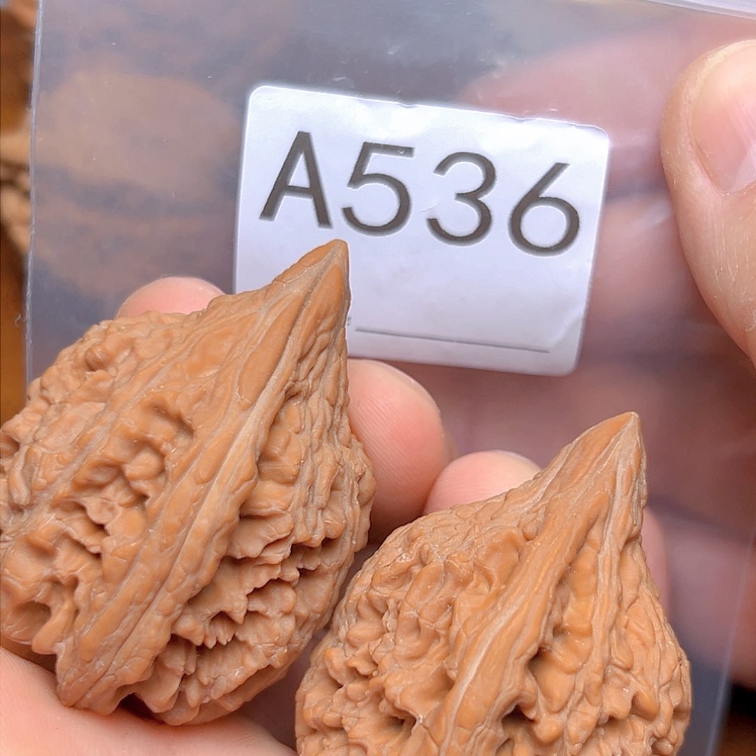 文玩核桃吊坠36大沽石