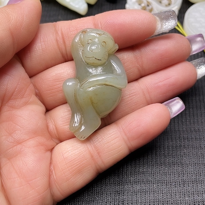 和田玉挂件未镶嵌牵**人