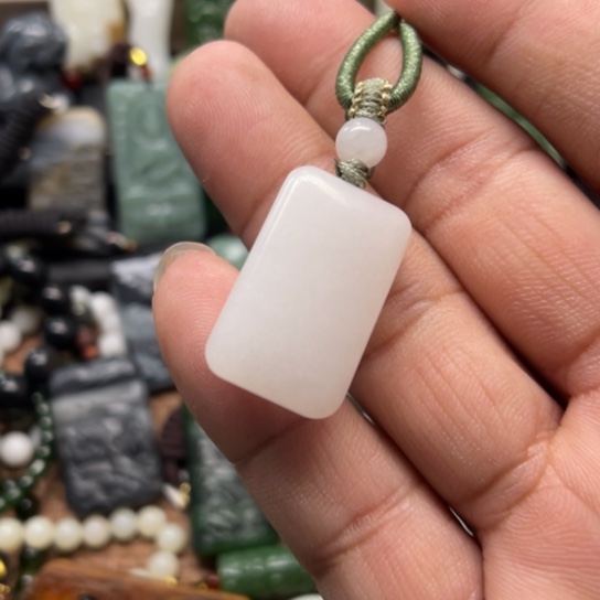 和田玉颈饰9K金镶嵌